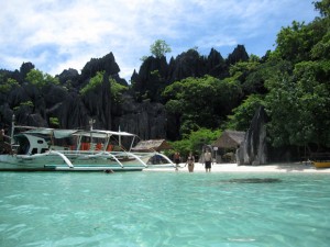 coron palawan beach boat