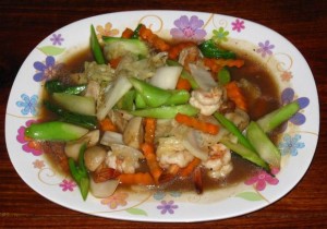 Thai fried vegetables with shrimp