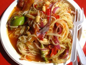 thai papaya salad with noodles