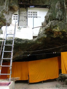 wat tham suea monks