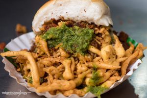 best vada pav in Mumbai