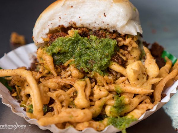 best vada pav in Mumbai