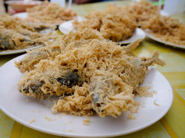 Visit Warung Pok Nong for some amazing and fresh deep fried seafood when you visit the Eastern Coast of Malaysia.